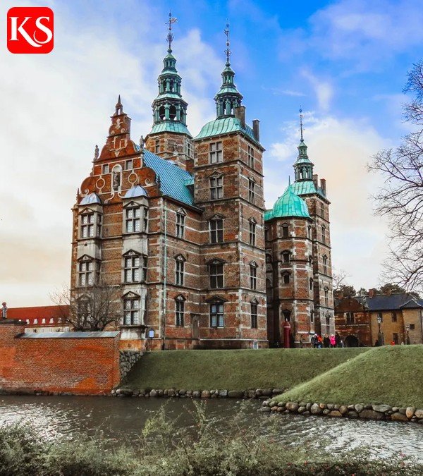 Dänische Königskrone im Schloss Rosenborg – Symbol des dänischen Königshauses um Marie von Dänemark