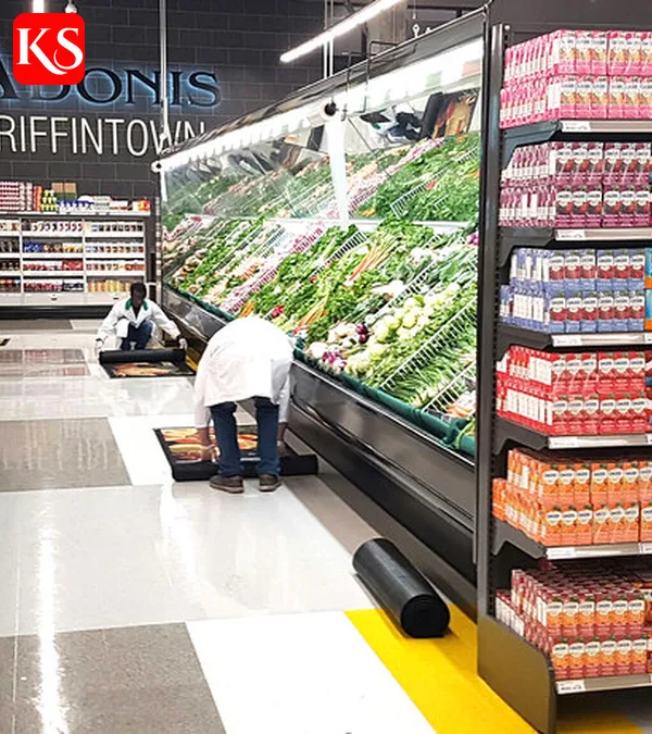 Beschäftigte im Supermarkt – viele Jobs profitieren vom Mindestlohn 2027